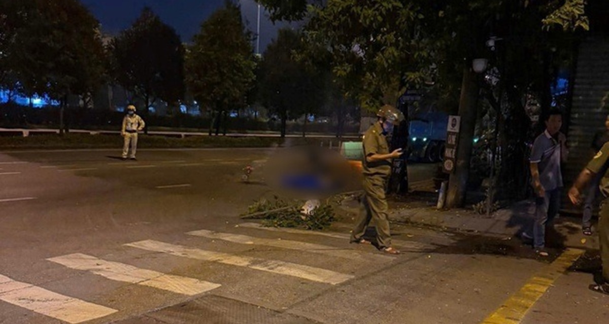 Th&ocirc;ng tin đau l&ograve;ng vụ người phụ nữ lao ra đường bị &ocirc; t&ocirc; t&ocirc;ng tử vong, r&otilde; l&yacute; do nạn nh&acirc;n rời nh&agrave; l&uacute;c 2h s&aacute;ng