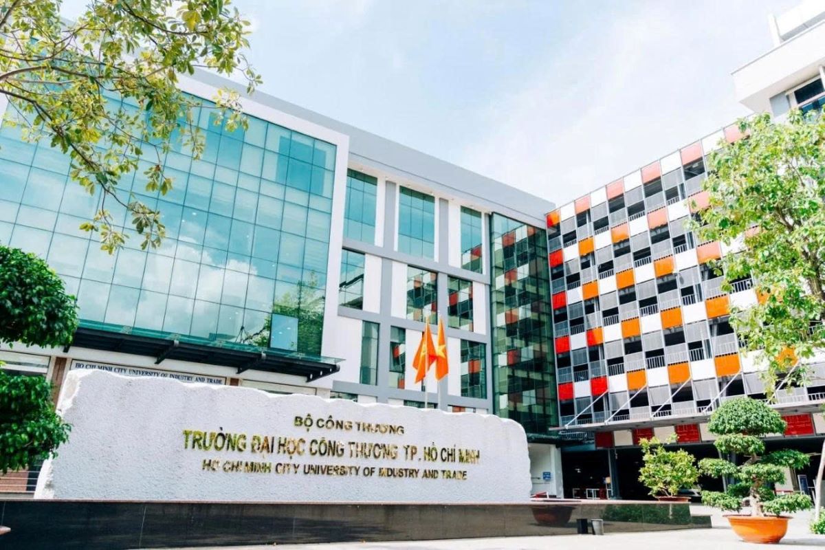  Chi 25,5 tỷ đồng thưởng Tết 2026: Một trường đại học ở TPHCM tiết lộ hiệu trưởng cũng như bảo vệ