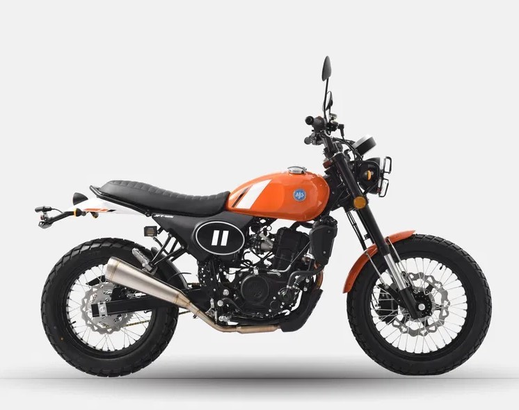 &lsquo;T&acirc;n binh c&ocirc;n tay&rsquo; 125cc của Anh nhận cọc với gi&aacute; hấp dẫn, &lsquo;so&aacute;n ng&ocirc;i&rsquo; Yamaha Exciter v&agrave; Winner R ảnh 3