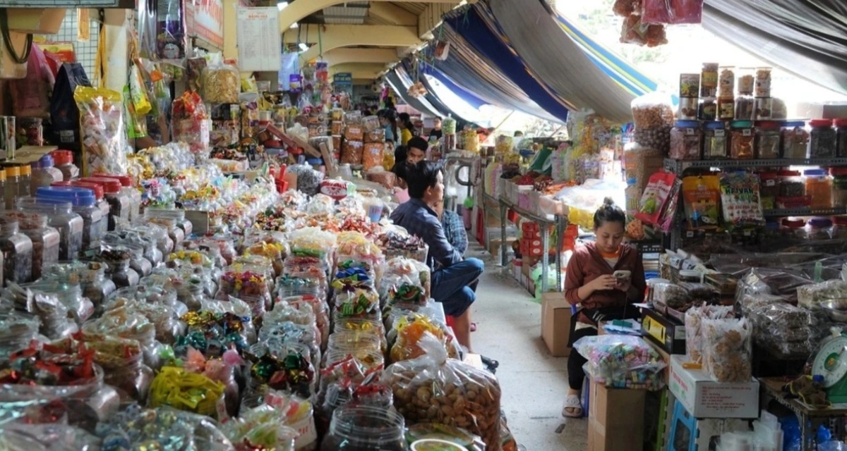 Luật thuế mới sắp &lsquo;k&iacute;ch hoạt&rsquo;: Hộ kinh doanh chuẩn bị tinh thần cho loạt nghĩa vụ chưa từng c&oacute; từ 2026