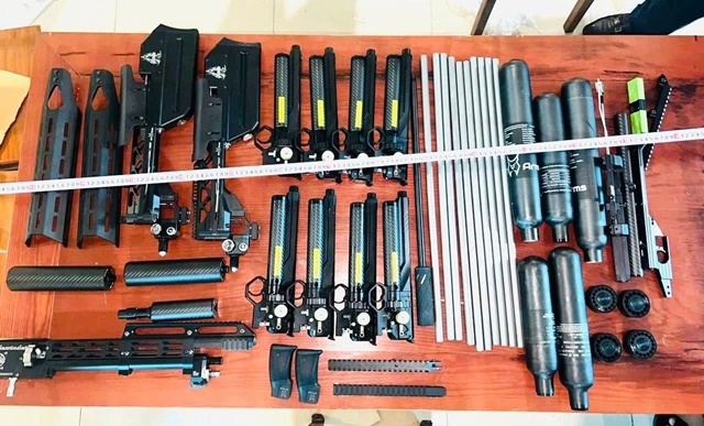 B&iacute; mật r&ugrave;ng m&igrave;nh b&ecirc;n trong chiếc xe kh&aacute;ch lưu th&ocirc;ng qua x&atilde; Lao Bảo, h&eacute; lộ lời khai của l&aacute;i xe