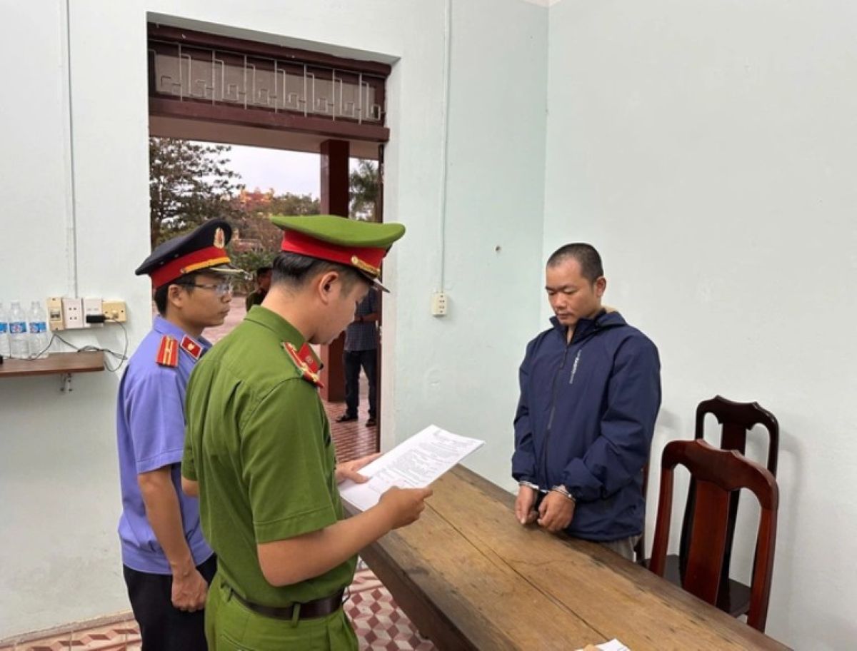 Đ&agrave; Nẵng: Người đ&agrave;n &ocirc;ng thực hiện loạt h&agrave;nh vi \'dại dột\' v&igrave; vợ đ&ograve;i ly h&ocirc;n, h&eacute; lộ nguy&ecirc;n nh&acirc;n g&acirc;y sốc