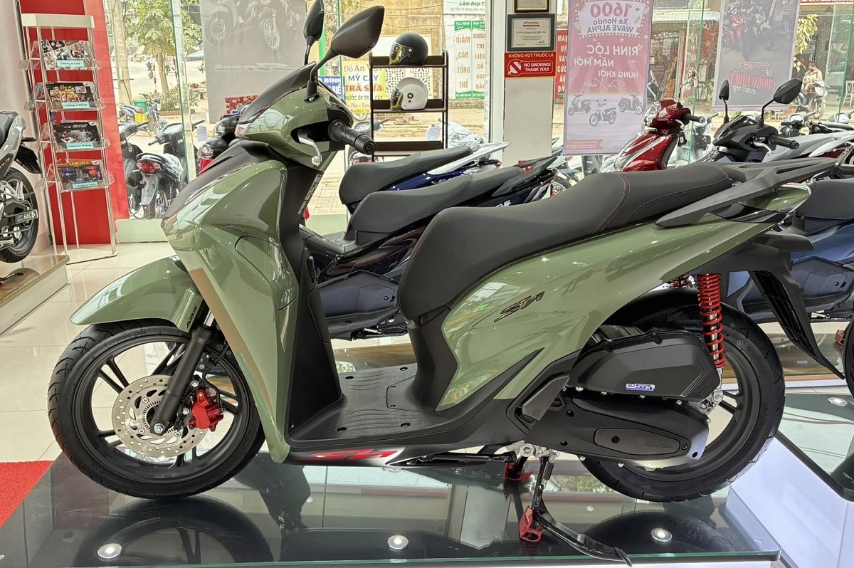 Bảng gi&aacute; xe m&aacute;y Honda giữa th&aacute;ng 12/2025 giảm \'thủng đ&aacute;y\': Kh&aacute;ch Việt ồ ạt tậu SH, SH Mode v&igrave; qu&aacute; rẻ