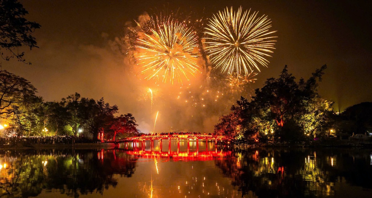 H&agrave; Nội c&ocirc;ng bố kế hoạch bắn ph&aacute;o hoa: Tết Dương lịch 5 điểm, Tết Nguy&ecirc;n đ&aacute;n 2026 tại 31 điểm g&acirc;y ch&uacute; &yacute;