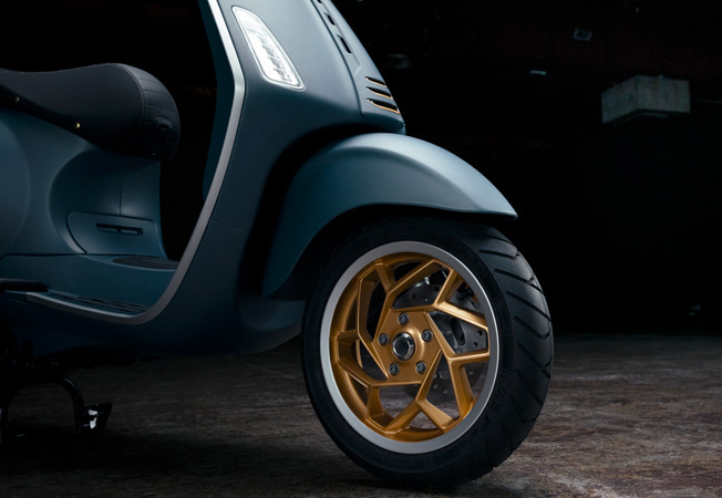 Tuy&ecirc;n chiến Honda SH, &lsquo;vua xe ga&rsquo; 150cc mới &lsquo;made in Italia&rsquo; xịn hơn SH Mode ra mắt với gi&aacute; hấp dẫn