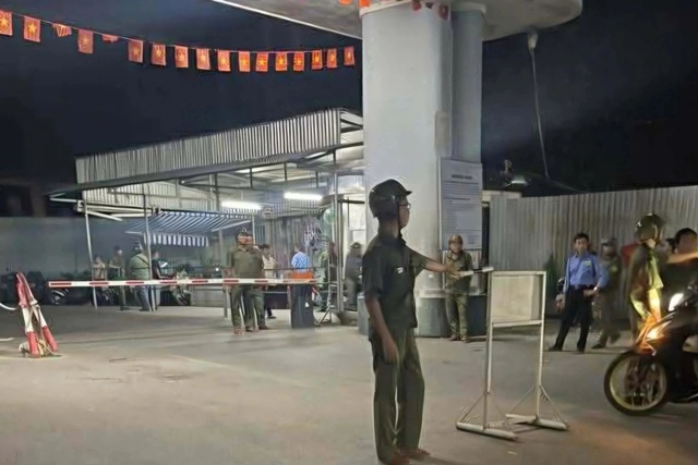 X&ocirc;n xao vụ 1 kẻ bất ngờ lao đến đ&acirc;m chết bảo vệ Bệnh viện Đa khoa tỉnh Vĩnh Long rồi bỏ trốn