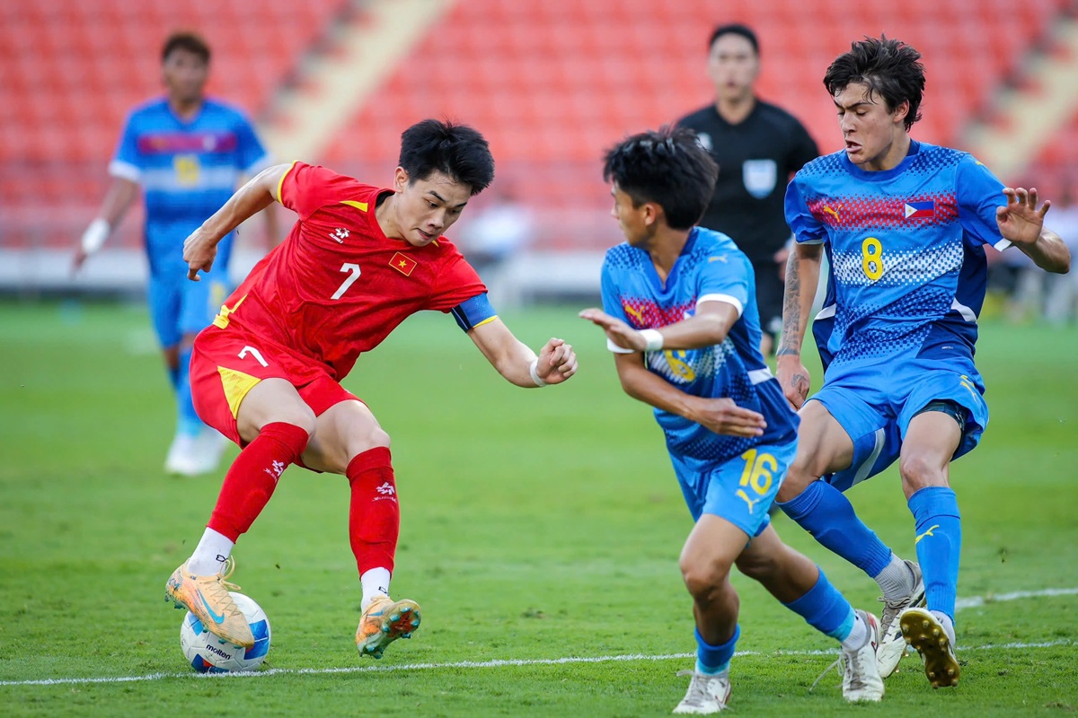 Đ&igrave;nh Bắc c&oacute; h&agrave;nh động &yacute; nghĩa sau SEA Games 33, trụ cột U22 Việt Nam tặng m&oacute;n qu&agrave; lớn cho qu&ecirc; hương