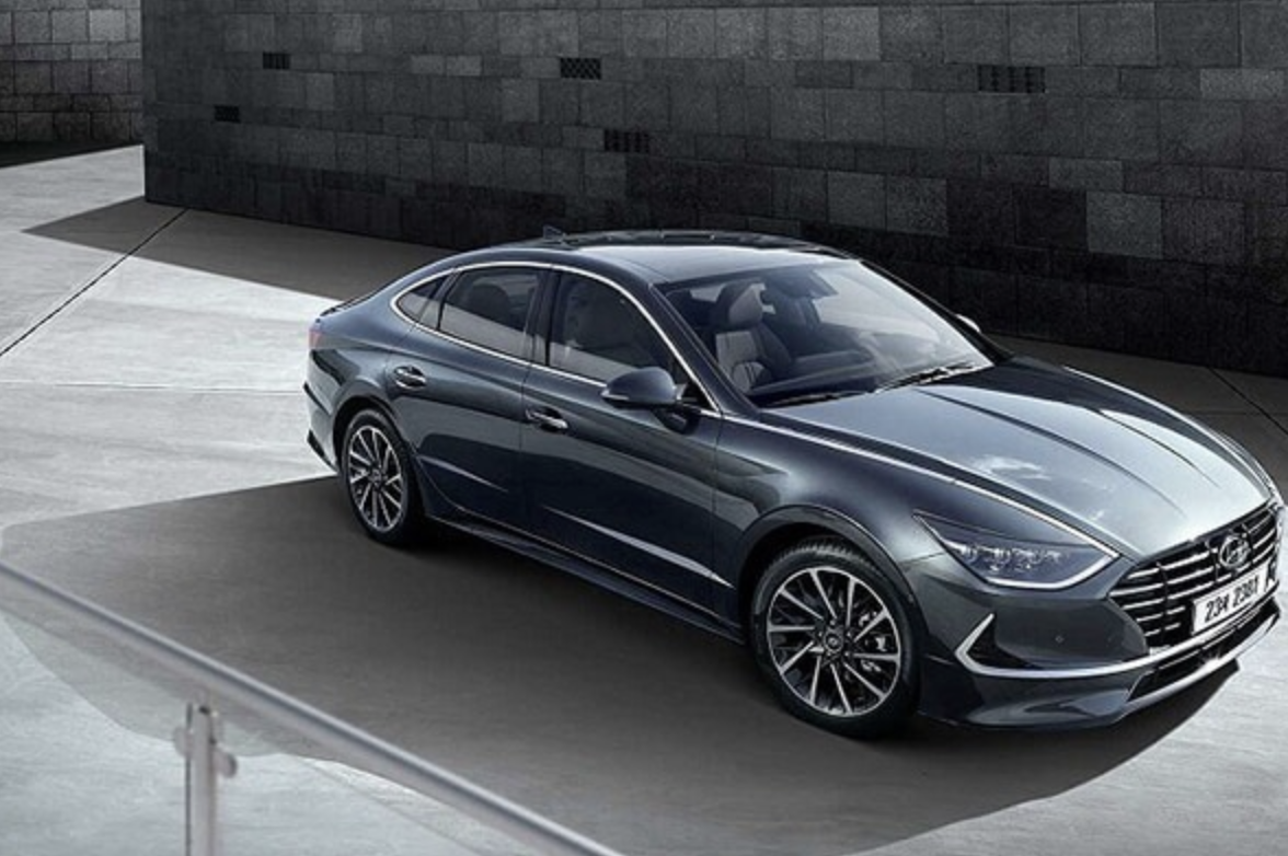 3sedan-hyundai-sonata-sap-buoc-sang-ky-nguyen-dien-hoa-no-luc-cuoi-de-giu-cho-giua-thoi-suv-1766387713.png