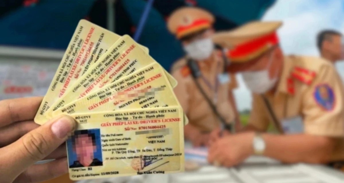 Bằng l&aacute;i bị trừ hết điểm vẫn ra đường: Từ năm 2025, mức phạt theo luật mới khiến nhiều t&agrave;i xế giật m&igrave;nh
