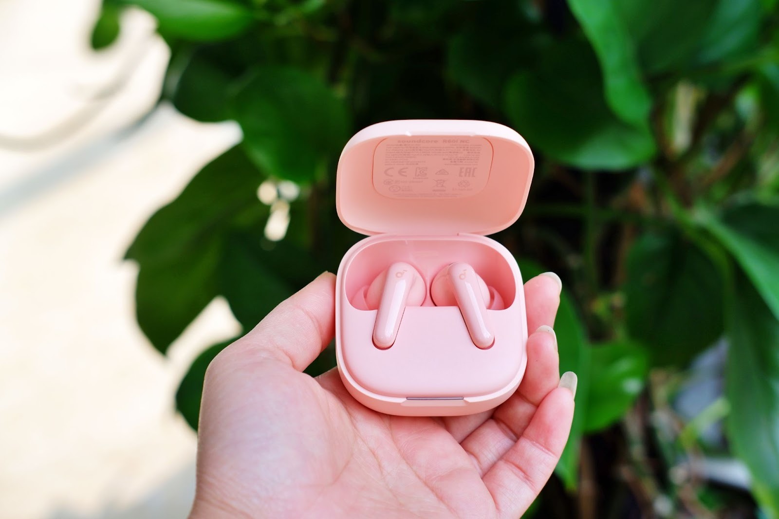 Đ&aacute;nh gi&aacute; soundcore R60i NC: Chất &acirc;m tốt, khả năng chống ồn miễn ch&ecirc;, gi&aacute; chỉ 700K