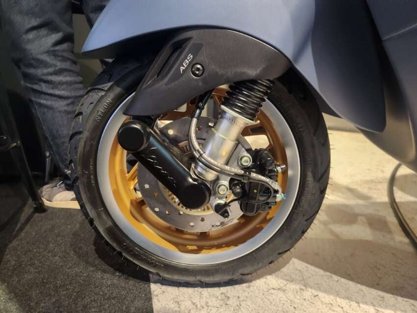 &lsquo;Kỳ ph&ugrave;ng địch thủ&rsquo; của Honda SH ra mắt với thiết kế ấn tượng hơn Air Blade, gi&aacute; b&aacute;n cực kỳ hấp dẫn ảnh 7