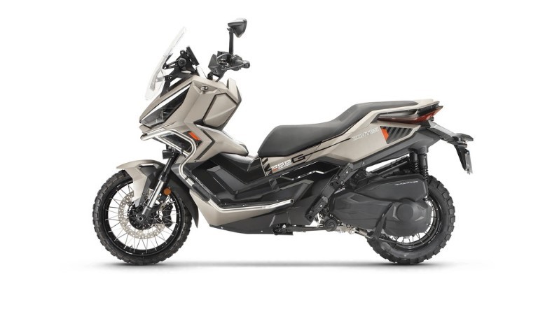 &lsquo;Qu&aacute;i th&uacute; xe ga&rsquo; 368cc mới &lsquo;tr&ecirc;n cơ&rsquo; Honda SH ch&iacute;nh thức ra mắt, trang bị cực đỉnh m&agrave; gi&aacute; 'si&ecirc;u rẻ' ảnh 2