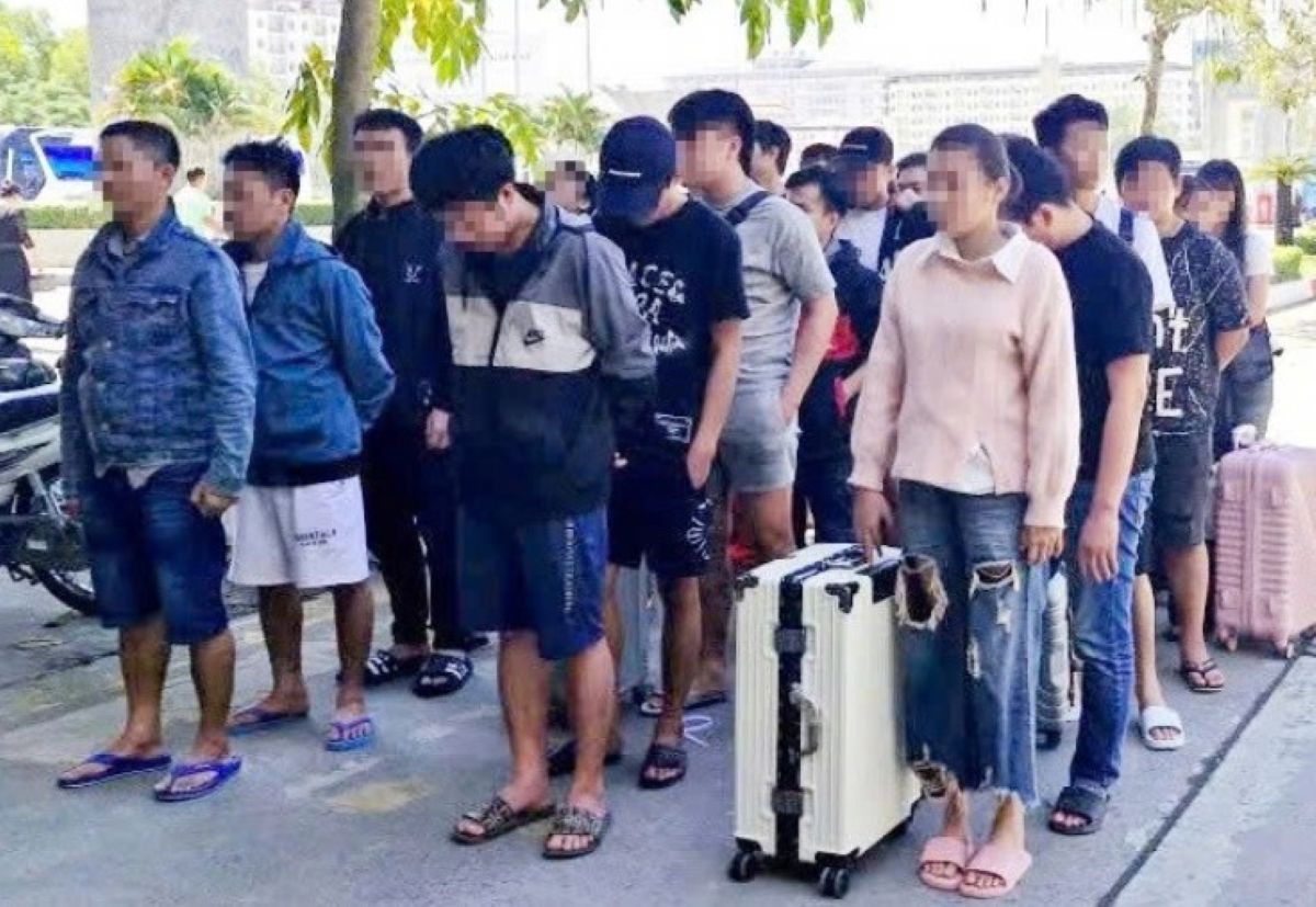 V&eacute;n m&agrave;n loạt c&ocirc;ng việc do 77 người Việt vừa trở về từ Campuchia từng l&agrave;m: C&oacute; cả ứng dụng t&igrave;nh cảm