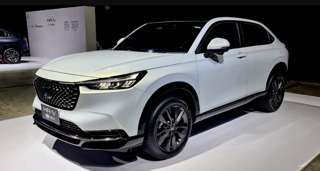 1honda-hr-v-ehev-rs-duoc-vinh-danh-xe-do-thi-xanh-cua-nam-2025-ghi-dau-an-manh-o-mang-hybrid-1766548981.png