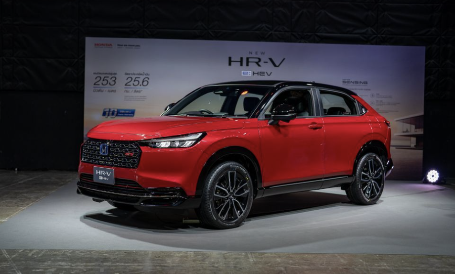 2honda-hr-v-ehev-rs-duoc-vinh-danh-xe-do-thi-xanh-cua-nam-2025-ghi-dau-an-manh-o-mang-hybrid-1766548980.png