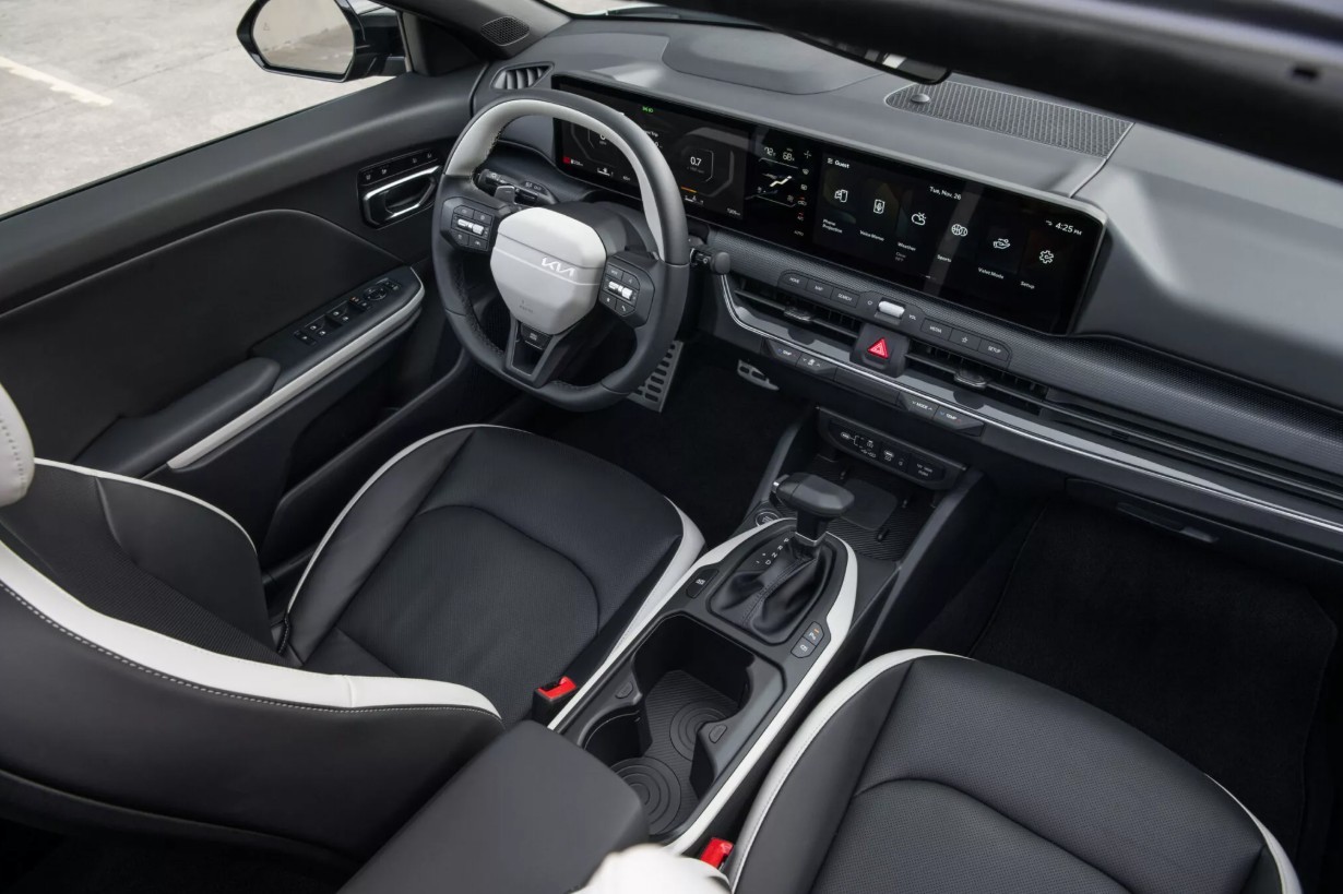 4kia-k4-2026-dieu-chinh-gia-them-trang-bi-gia-chua-toi-600-trieu-dong-1766569739.jpg