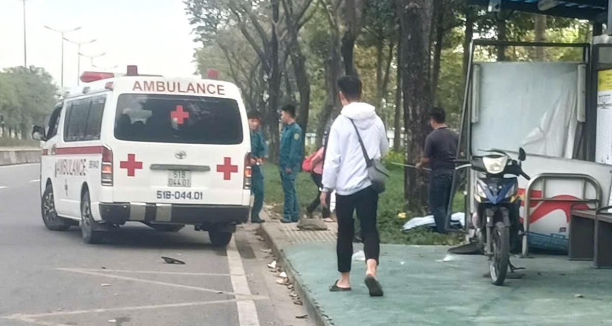 Nam thanh ni&ecirc;n 20 tuổi tử vong ở trạm xe bu&yacute;t, dấu hiệu lạ ở hiện trường h&eacute; lộ nguồn cơn sự việc