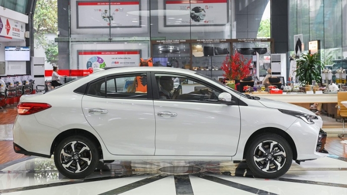 Tin xe hot 26/12: Gi&aacute; lăn b&aacute;nh Toyota Vios rẻ &lsquo;&aacute;t v&iacute;a&rsquo; Honda City v&agrave; Hyundai Accent nhờ ưu đ&atilde;i khủng