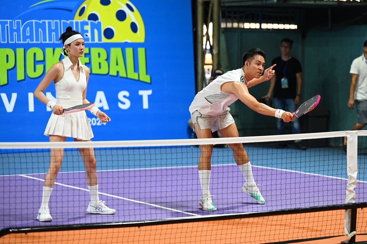 Bắt gặp Hiền Hồ v&agrave; \'bạn trai\' tr&ecirc;n s&acirc;n Pickleball: Như h&igrave;nh với b&oacute;ng, nhiều cử chỉ th&acirc;n mật