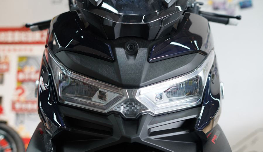 &lsquo;Khắc tinh&rsquo; của Honda SH ch&iacute;nh thức ra mắt: Gi&aacute; &lsquo;rẻ như b&egrave;o&rsquo;, thiết kế cực chất, trang bị đỉnh cao