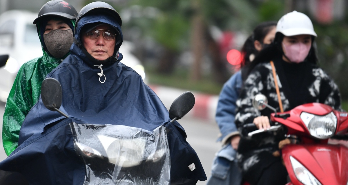 Dự b&aacute;o thời tiết 25/12: Kh&ocirc;ng kh&iacute; lạnh tr&agrave;n về, miền Bắc mưa r&eacute;t, Trung Nam mưa gi&ocirc;ng cục bộ, cảnh b&aacute;o nguy cơ ngập &uacute;ng