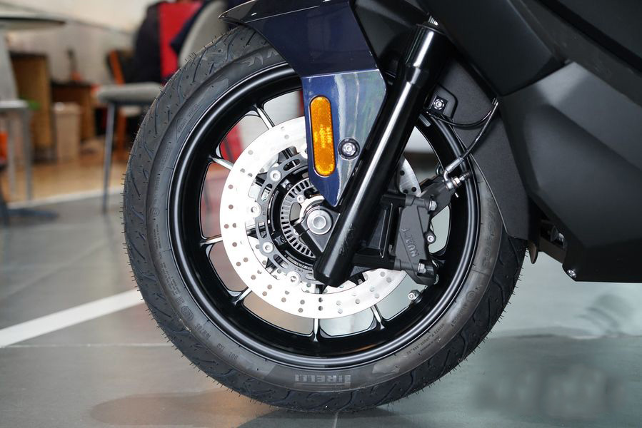 Tin xe hot 25/12: &lsquo;Vua xe ga&rsquo; 349cc mới ra mắt với gi&aacute; cực rẻ, trang bị xịn s&ograve; &lsquo;&aacute;t v&iacute;a&rsquo; cả Honda SH