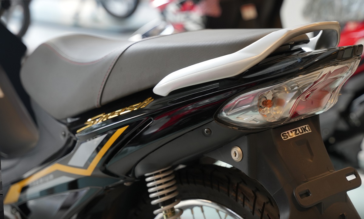 Suzuki ch&iacute;nh thức mở b&aacute;n &lsquo;huyền thoại xe số&rsquo; 115cc mới gi&aacute; 39 triệu đồng: Khắc chế cứng Honda Future