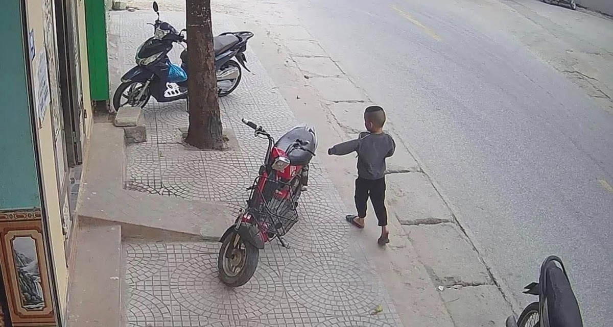 Kh&ocirc;ng c&oacute; ph&eacute;p m&agrave;u với b&eacute; trai 5 tuổi mất t&iacute;ch nhiều ng&agrave;y ở Thanh H&oacute;a, x&oacute;t xa nơi t&igrave;m thấy con