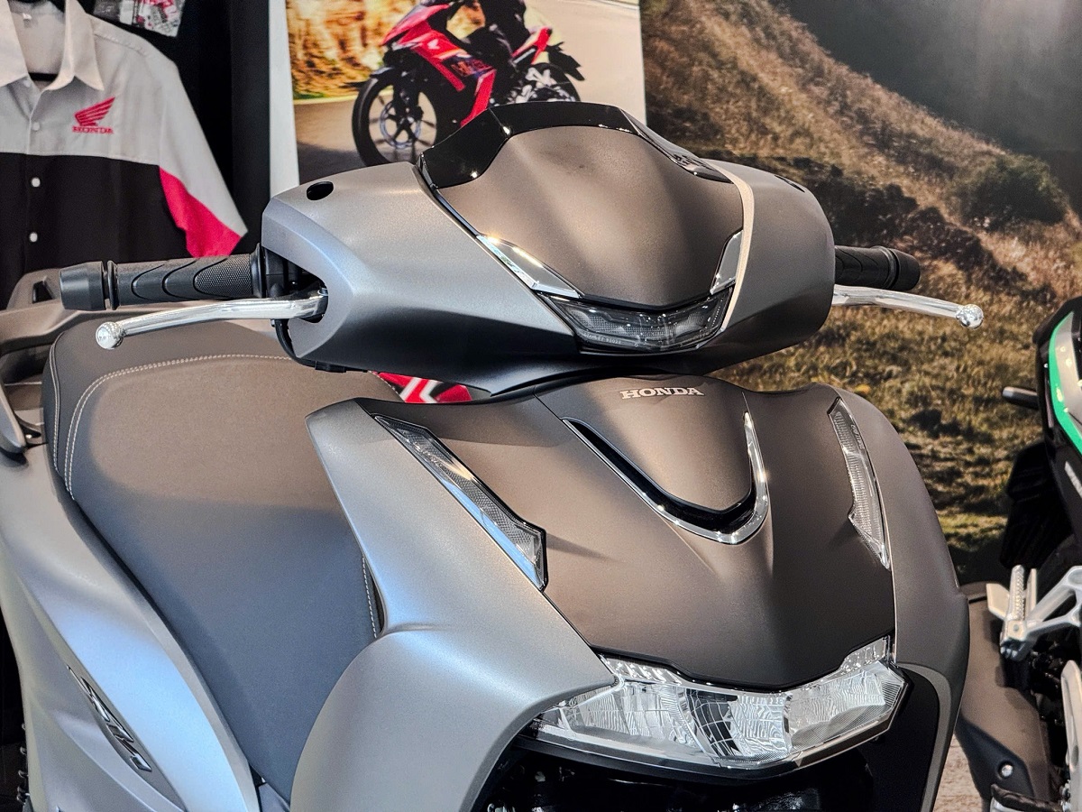 Bảng gi&aacute; xe m&aacute;y Honda cuối th&aacute;ng 12/2025 đồng loạt lao dốc: SH, SH Mode rẻ kh&oacute; tin, Vision chạm đ&aacute;y