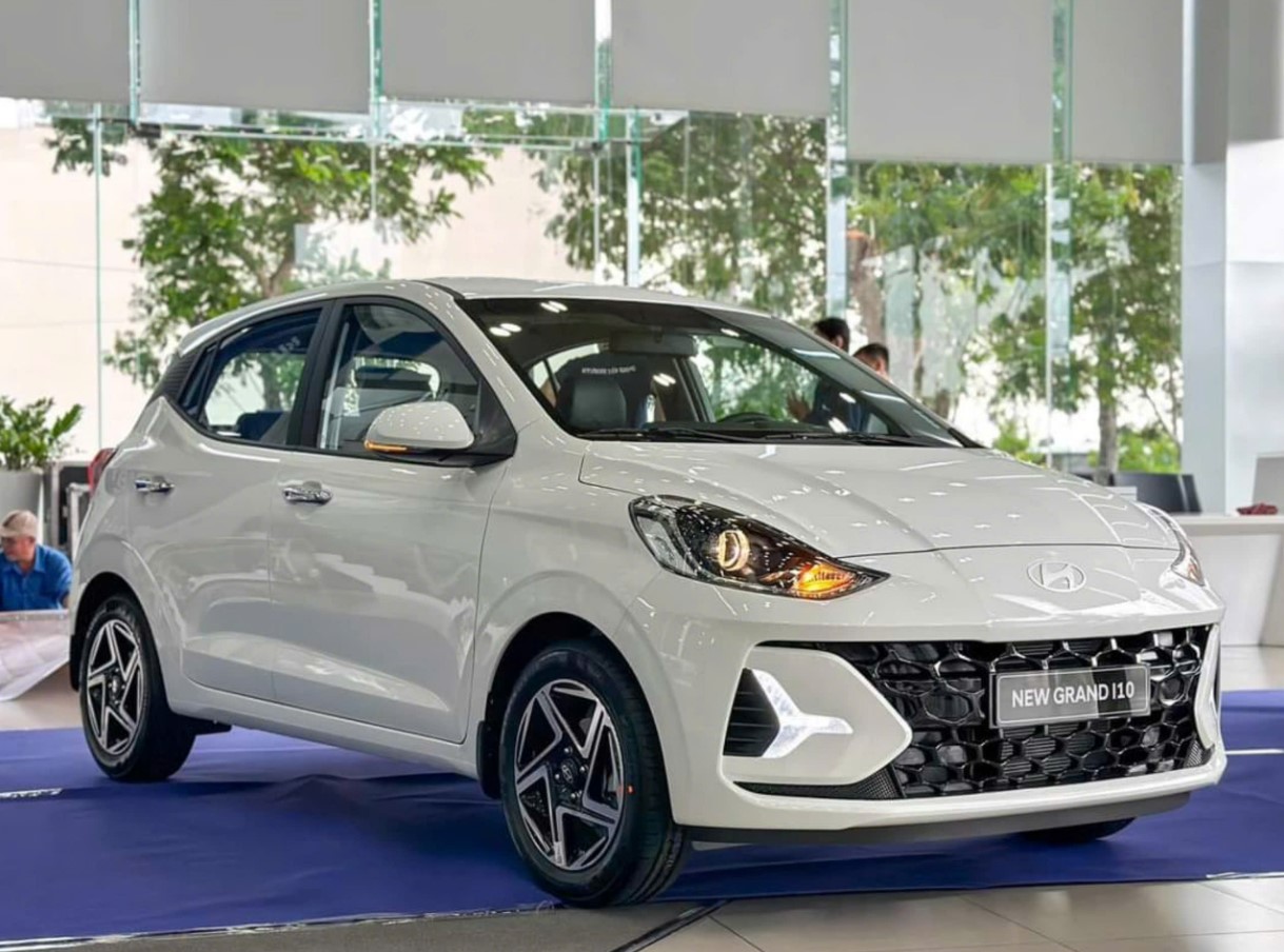 Tin xe hot 4/1: Hyundai Grand i10 &aacute;p đảo Kia Morning bằng gi&aacute; lăn b&aacute;nh si&ecirc;u rẻ đầu th&aacute;ng 1/2026