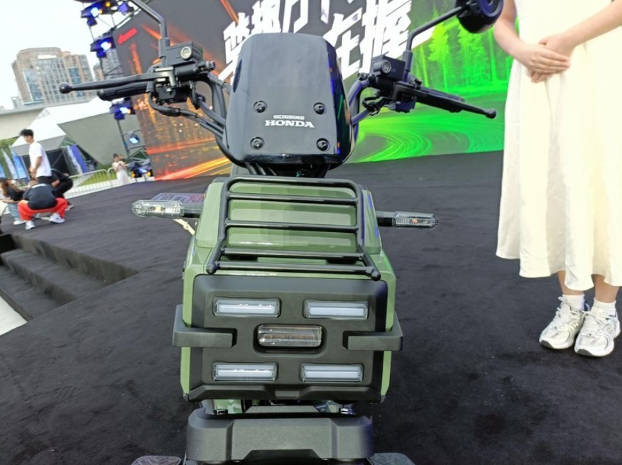 Đại l&yacute; Việt nhận cọc &lsquo;vua xe ga&rsquo; 125cc ho&agrave;n to&agrave;n mới của Honda c&oacute; trang bị ngang cơ SH, gi&aacute; cực mềm ảnh 8