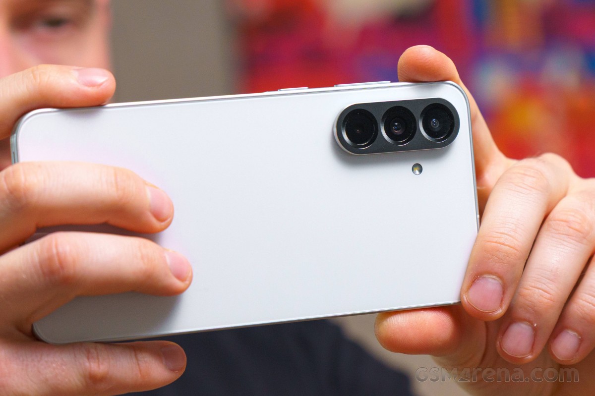 Đ&acirc;y l&agrave; vua smartphone dưới 10 triệu của Samsung, trang bị sắc b&eacute;n, iPhone 13 đến iPhone 16 l&eacute;p vế