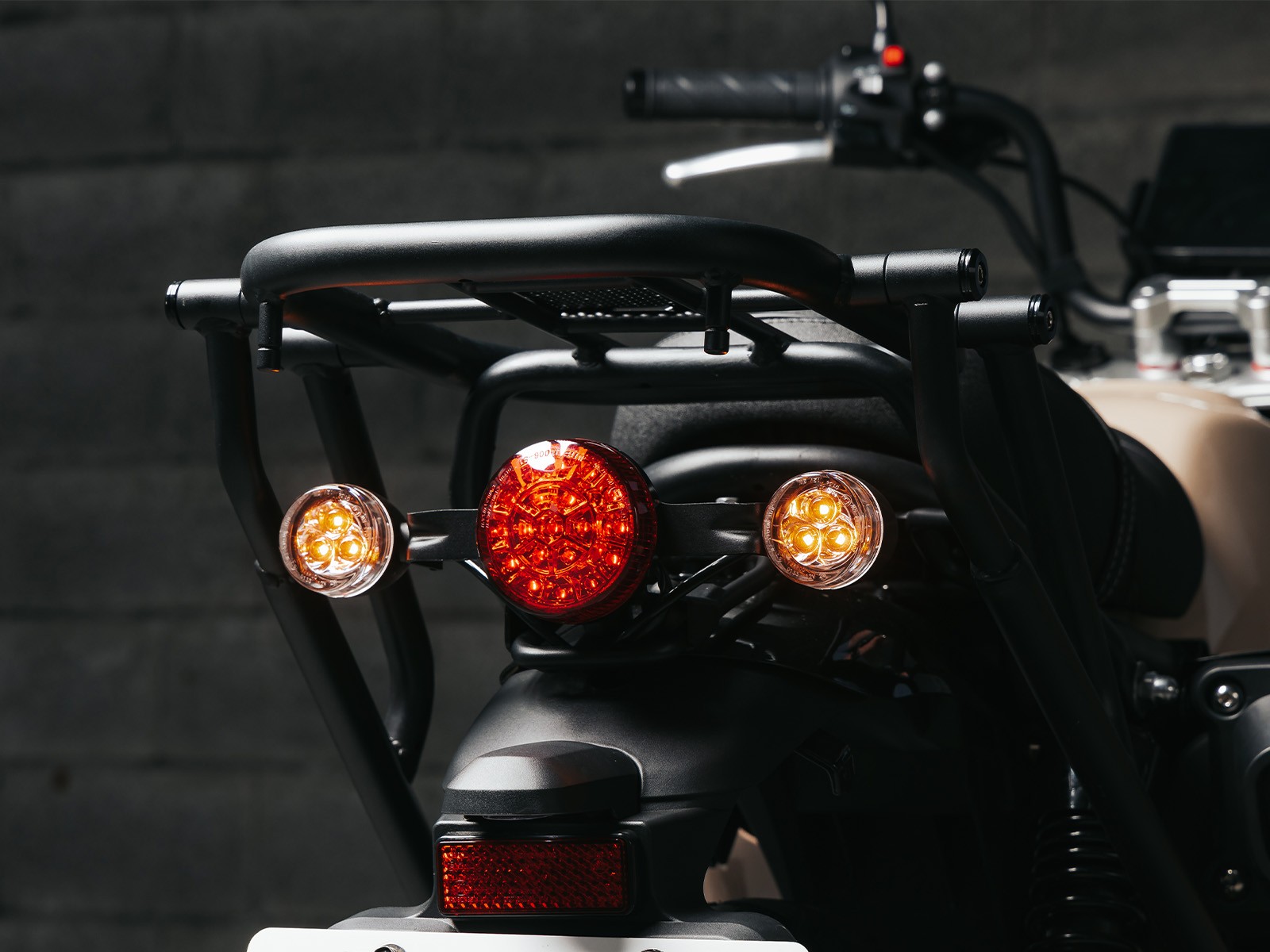 Ra mắt &lsquo;vua c&ocirc;n tay&rsquo; 150cc mới gi&aacute; 78 triệu đồng đẹp &aacute;t v&iacute;a Honda Winner R v&agrave; Yamaha Exciter, c&oacute; ABS ảnh 4