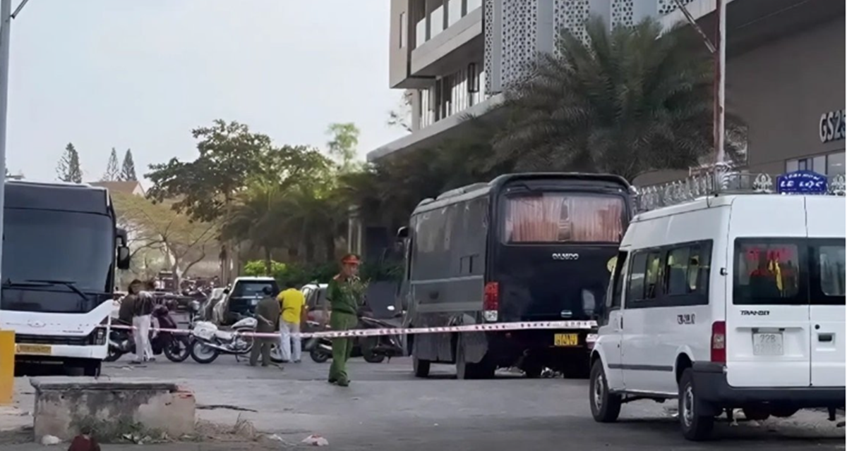 Sau tiếng &ldquo;ầm&rdquo; chấn động, người d&acirc;n hốt hoảng ph&aacute;t hiện thi thể người đ&agrave;n &ocirc;ng, bất ngờ danh t&iacute;nh