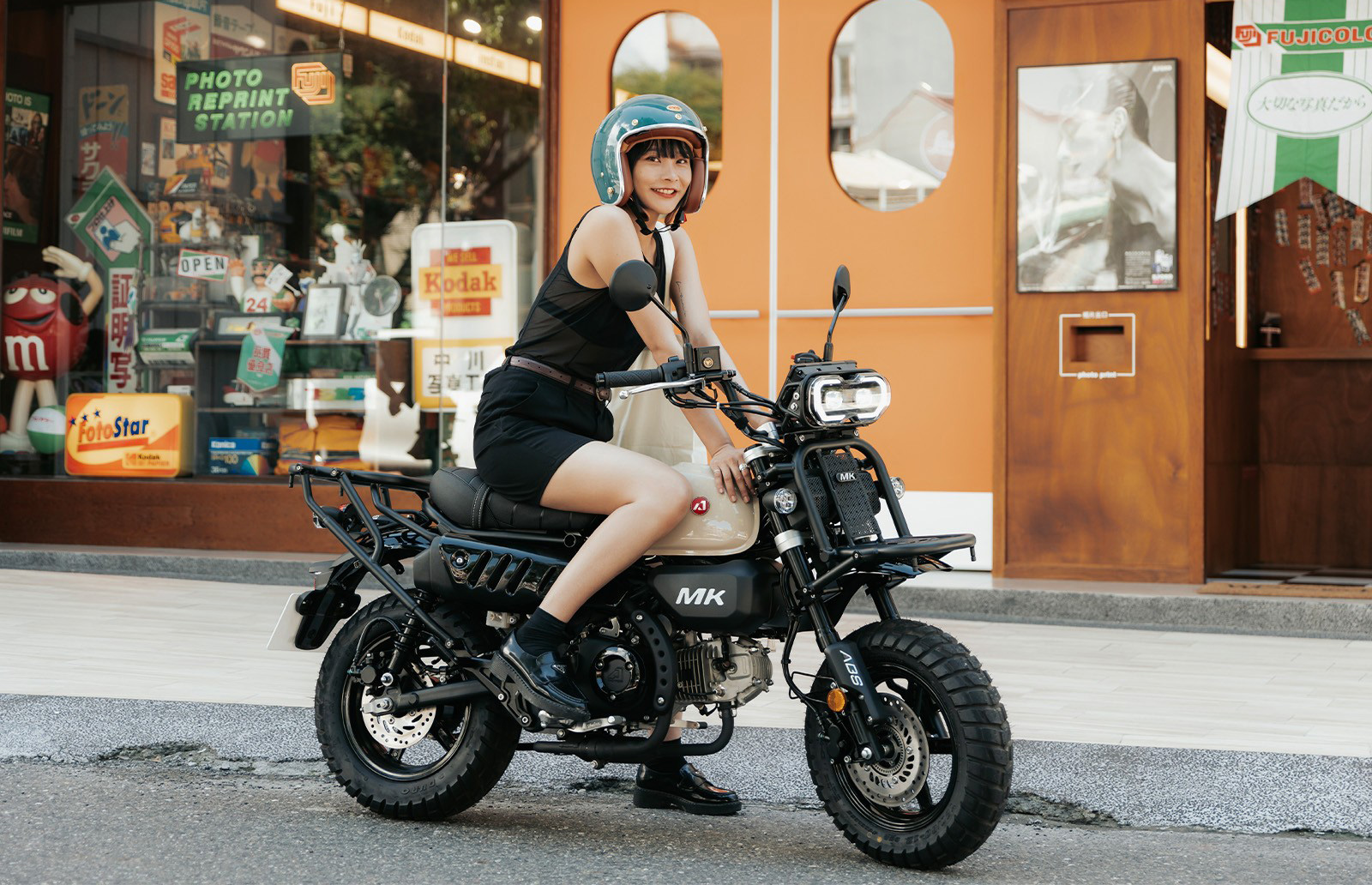 Tin xe hot 5/1: &lsquo;Vua c&ocirc;n tay&rsquo; mới &lsquo;chất&rsquo; hơn cả Yamaha Exciter v&agrave; Honda Winner R ra mắt với gi&aacute; mềm