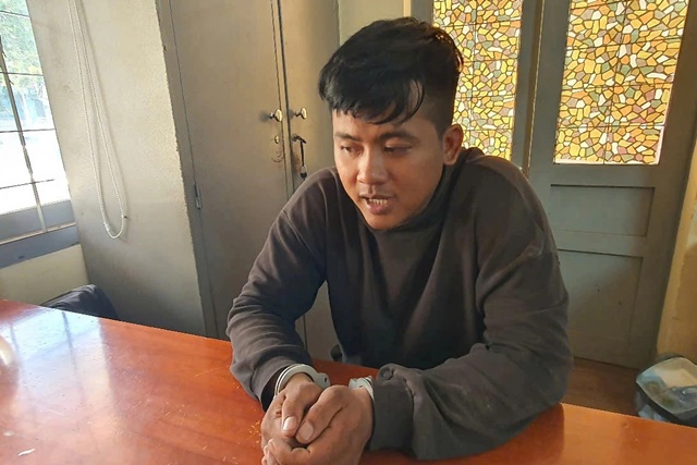 C&acirc;u n&oacute;i &aacute;m ảnh trong cuộc c&atilde;i v&atilde; khiến người đ&agrave;n &ocirc;ng v&aacute;c dao đến nh&agrave; v&agrave; đ&acirc;m người y&ecirc;u gục tại chỗ