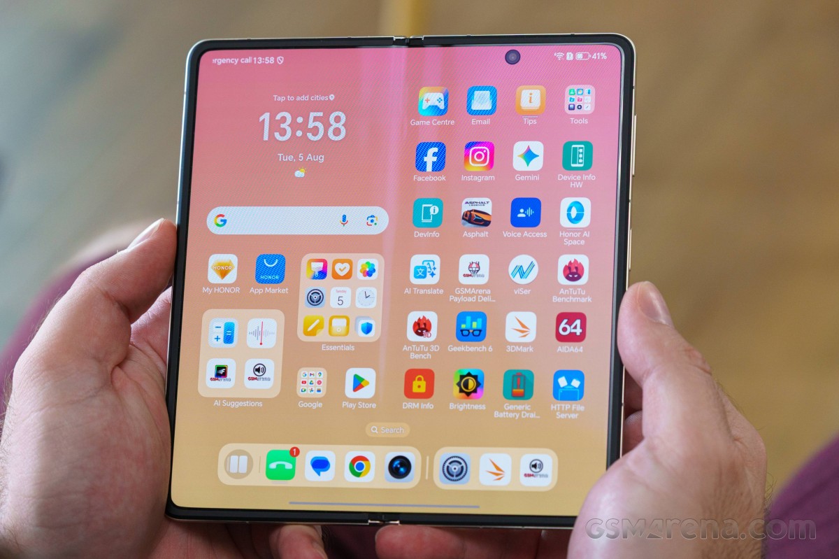 Đ&acirc;y l&agrave; vua điện thoại m&agrave;n gập mỏng nhẹ đ&aacute;ng mua nhất đầu năm 2026, trang bị xịn vượt mặt Galaxy Z Fold7