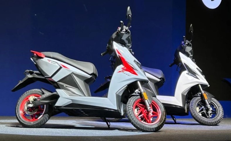 Tin xe 7/1: &lsquo;Cơn &aacute;c mộng của Honda Vision&rsquo; ra mắt với gi&aacute; rẻ, hạ gục \'Tiểu SH&rsquo; bằng trang bị xịn s&ograve;