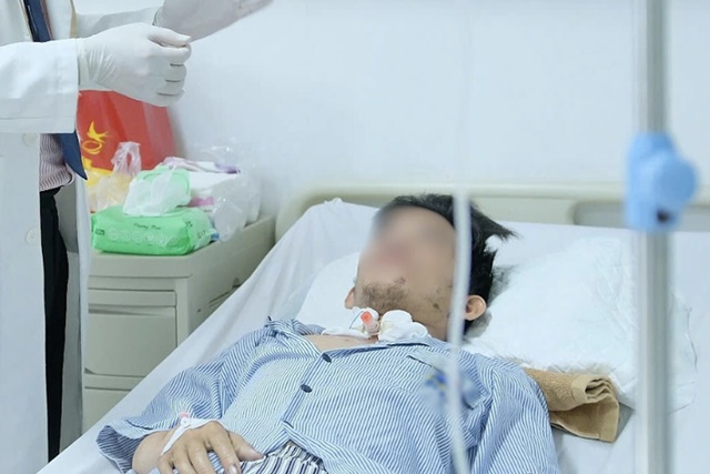 Gặp sự số thang m&aacute;y kinh ho&agrave;ng, nam thanh ni&ecirc;n 28 tuổi ở T&acirc;y Ninh nguy kịch