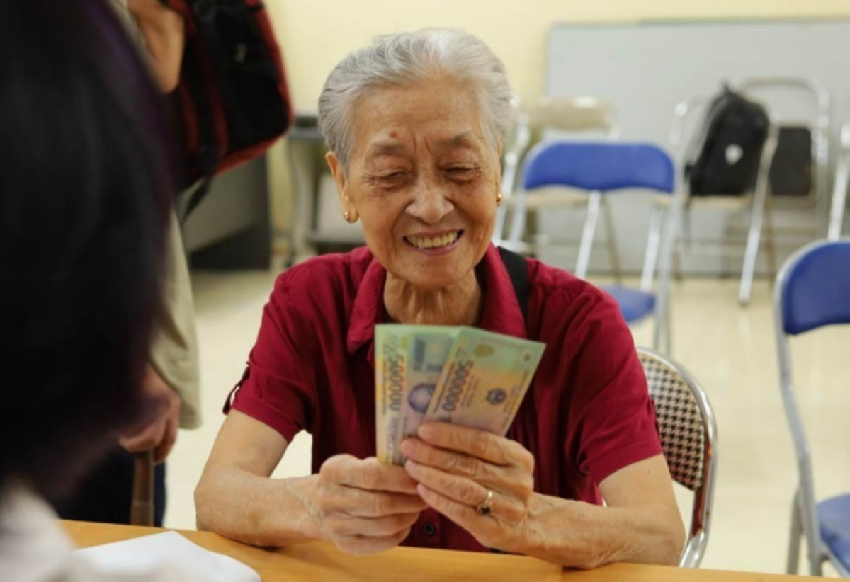 Chi tiết việc hơn 3,5 triệu người được nhận gộp 2 th&aacute;ng lương hưu, trợ cấp trước Tết Nguy&ecirc;n đ&aacute;n