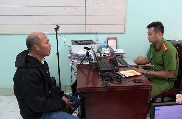 Rượt đuổi xe tải như phim h&agrave;nh động, coi thường 25 mạng người: T&agrave;i xế xe kh&aacute;ch phải trả gi&aacute; đắt