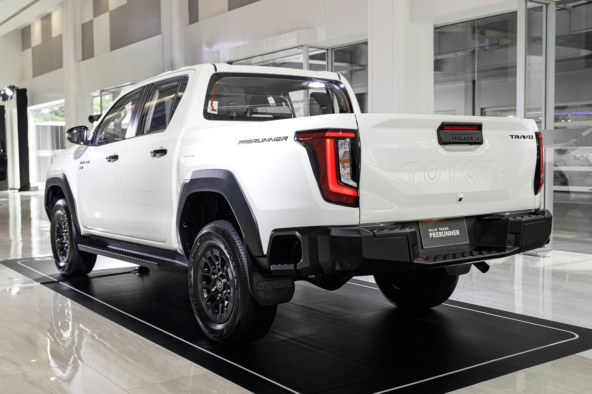 Điểm tin &ocirc; t&ocirc; 10/1: Toyota Hilux 2026 chốt ng&agrave;y ra mắt, cập nhất gi&aacute; xe Isuzu th&aacute;ng 1/2026