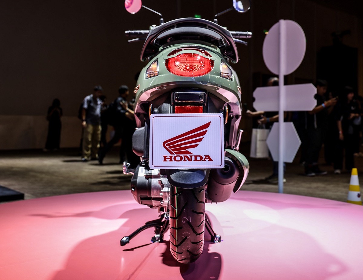 Tin xe m&aacute;y 11/1: Qu&ecirc;n Vision đi, Honda ra mắt &lsquo;vua xe ga&rsquo; 110cc mới chất hơn LEAD, gi&aacute; 36 triệu đồng