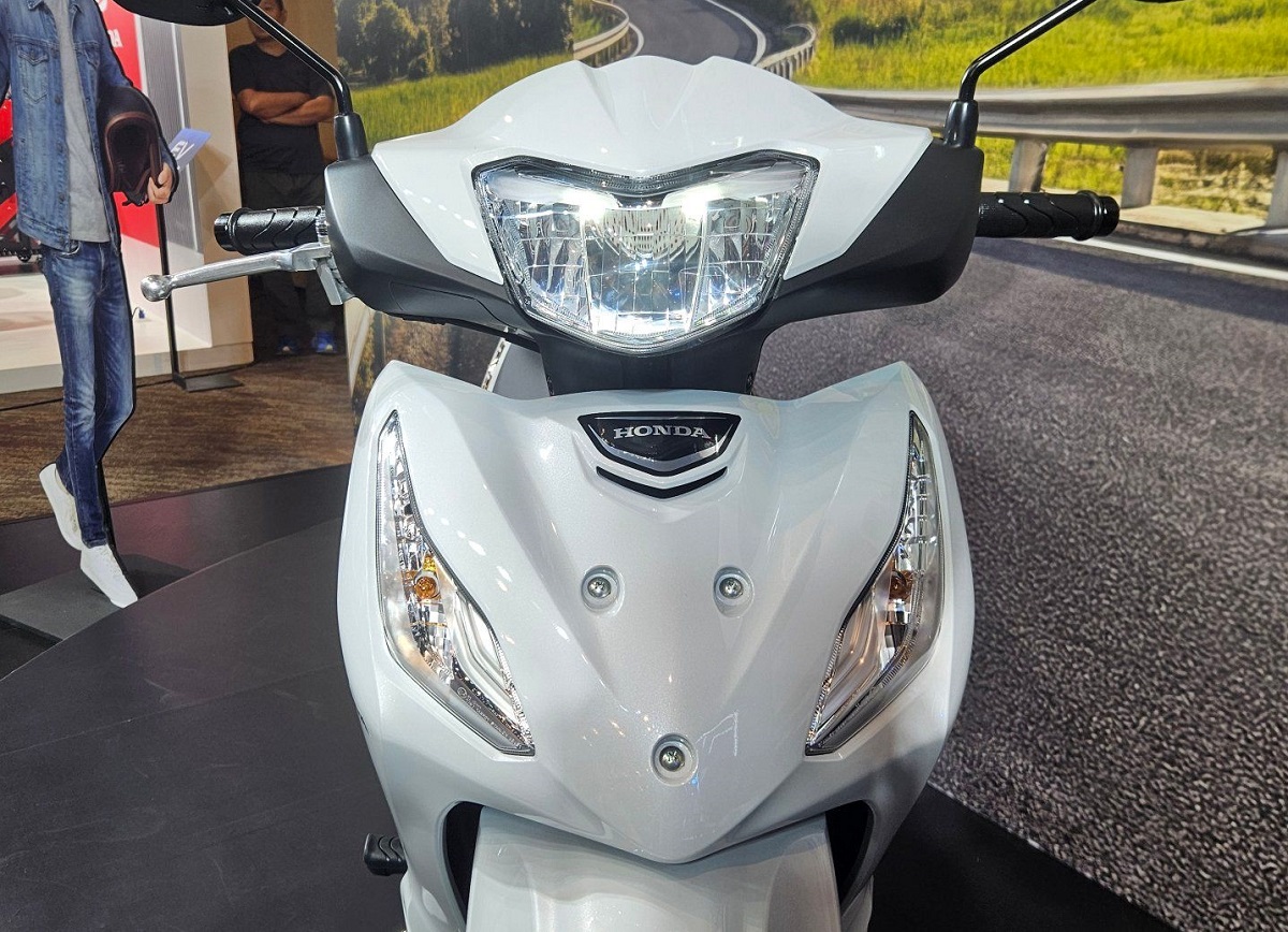 Tin xe cuối tuần: Honda ch&iacute;nh thức ra mắt &lsquo;vua xe số&rsquo; 110cc mới đẹp hơn Future, gi&aacute; rẻ 28 triệu đồng