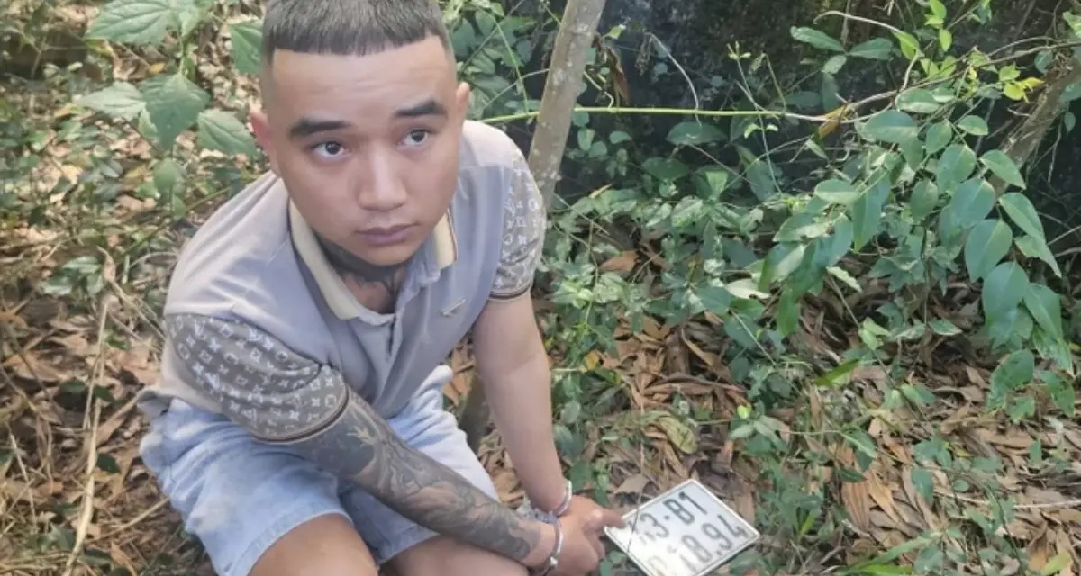 Khởi tố thanh ni&ecirc;n vờ hỏi mua trang sức rồi cướp v&agrave;ng tẩu tho&aacute;t: Lời khai h&eacute; lộ động cơ g&acirc;y &aacute;n