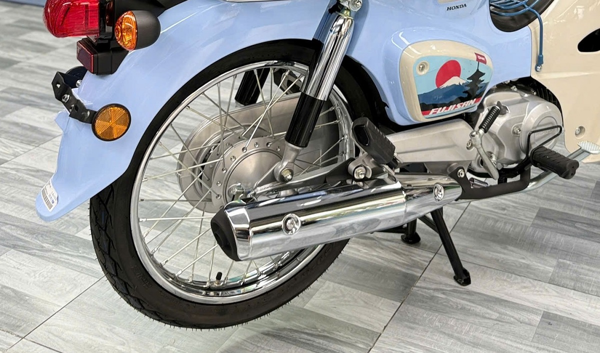 &lsquo;Huyền thoại xe số&rsquo; 110cc mới của Honda ch&iacute;nh thức về đại l&yacute; Việt: Thiết kế chất hơn Future, gi&aacute; mềm