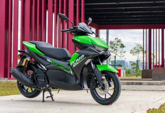 Tuy&ecirc;n chiến Honda Air Blade, &lsquo;vua xe ga&rsquo; 160cc mới gi&aacute; 45 triệu đồng ra mắt với trang bị xịn như SH