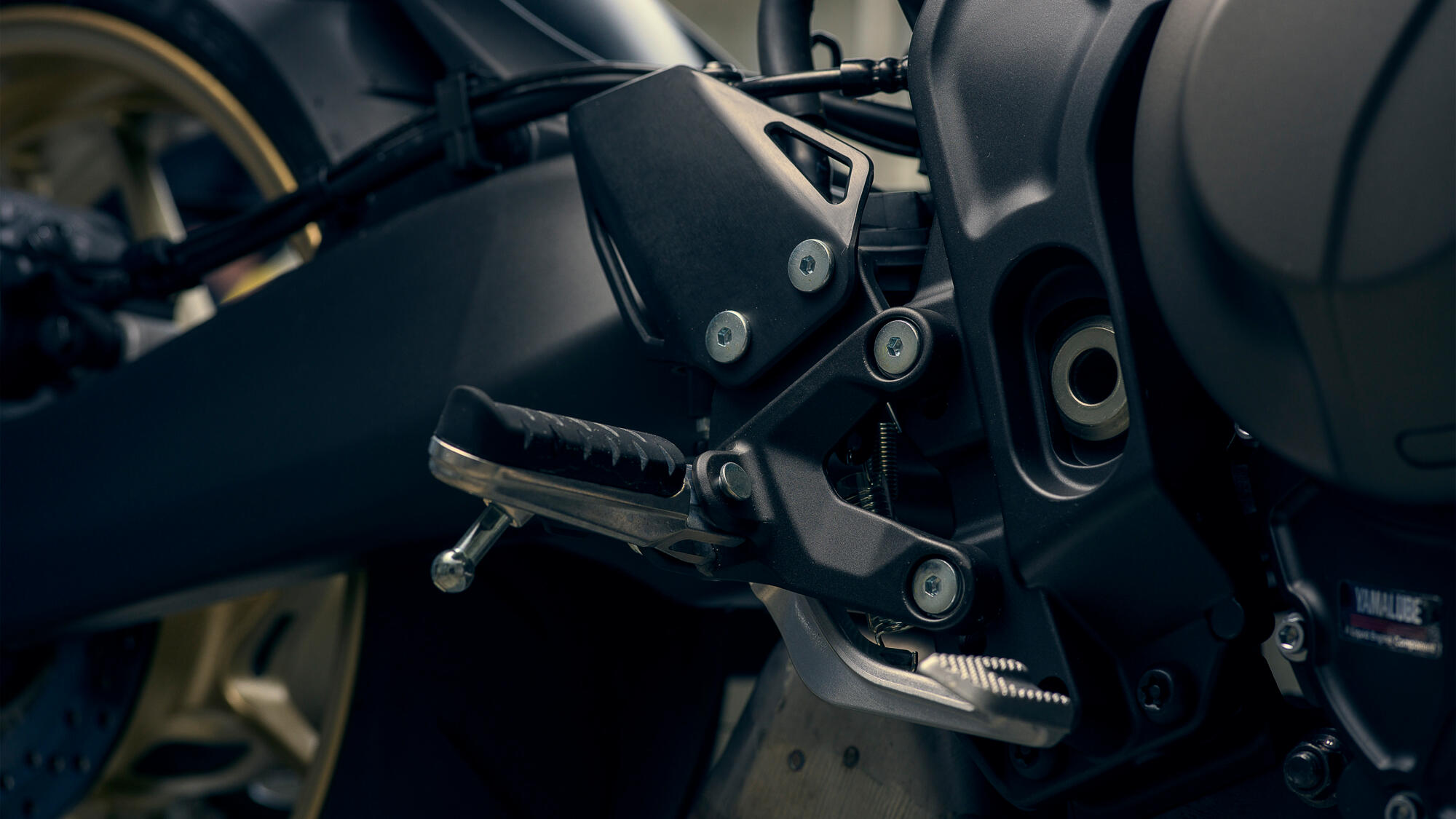 Yamaha ra mắt &lsquo;huyền thoại c&ocirc;n tay&rsquo; mới chất hơn Honda Winner R: Đẳng cấp vượt thời gian, gi&aacute; dễ mua