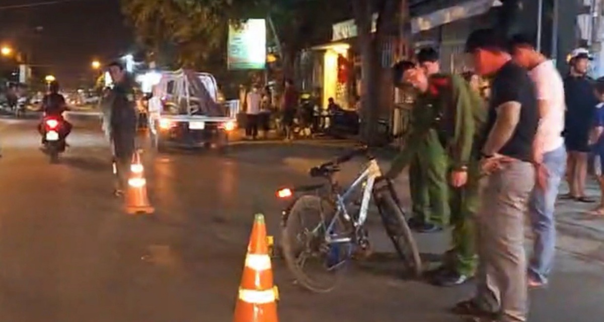 Hiện trường vụ tai nạn xe tải c&aacute;n xe đạp khiến 1 em nhỏ tử vong thương t&acirc;m: Khẩn trương l&agrave;m r&otilde; nguy&ecirc;n nh&acirc;n 