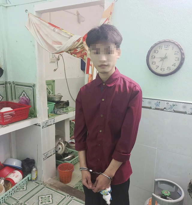 Đồng Th&aacute;p: Kh&ocirc;ng chịu nổi tiếng h&aacute;t của h&agrave;ng x&oacute;m, nam sinh lớp 12 đ&atilde; l&agrave;m 1 chuyện t&agrave;y trời với 1 người